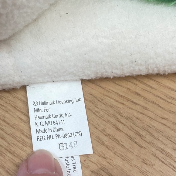 Hallmark Jingle Pals Very Merry Trio Animated Snowman Penguin Sings Dance Video - Picture 5 of 9